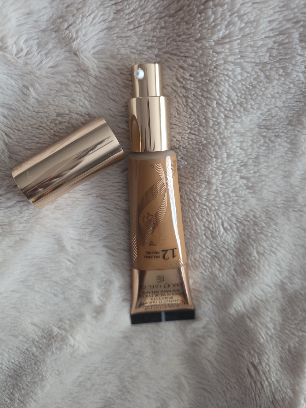 Charlotte Tilbury Beautiful Skin Foundation - Warm Tan - Picture 5 of 5